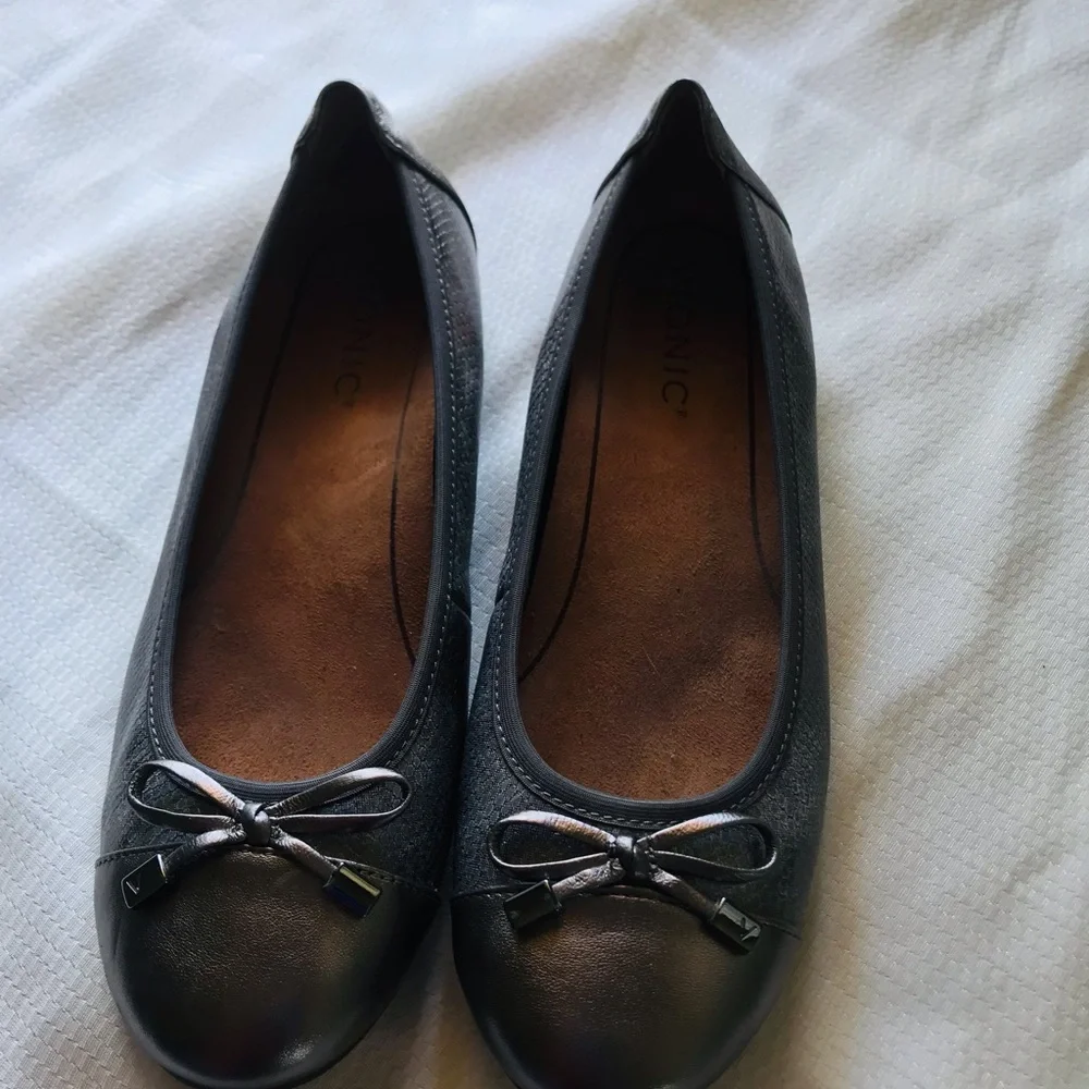 Vionic Women's Minna Ballet Flat Pewter Pewter silver /gray